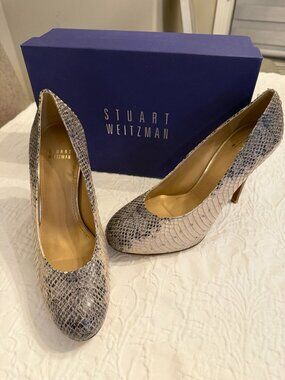 STUART WEITZMAN ROWIN GREY/BEIGE SNAKE EMBOSSED LEATHER